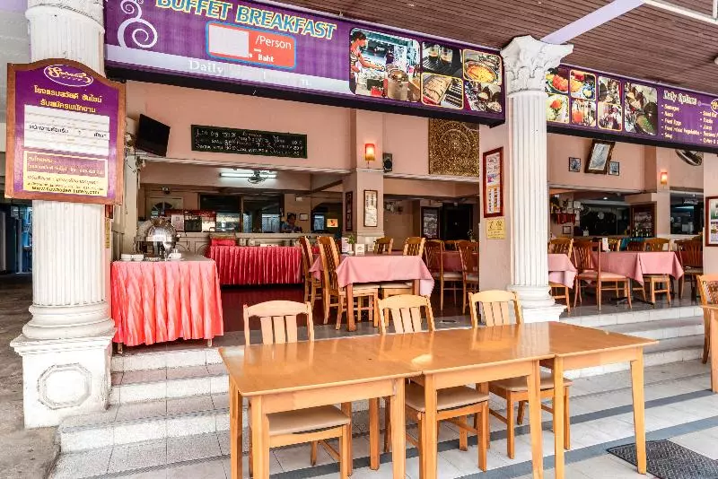 Отель Sawasdee Sunshine Pattaya