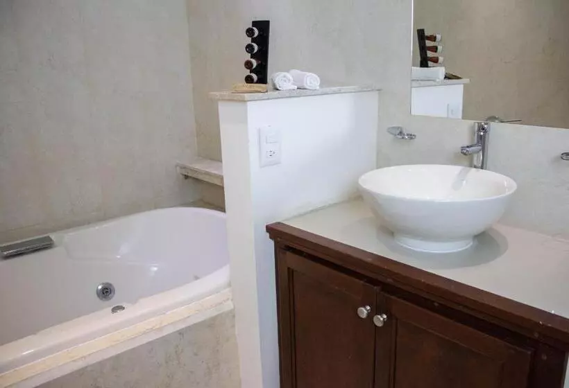 ホテル The Westmarine Waterfront