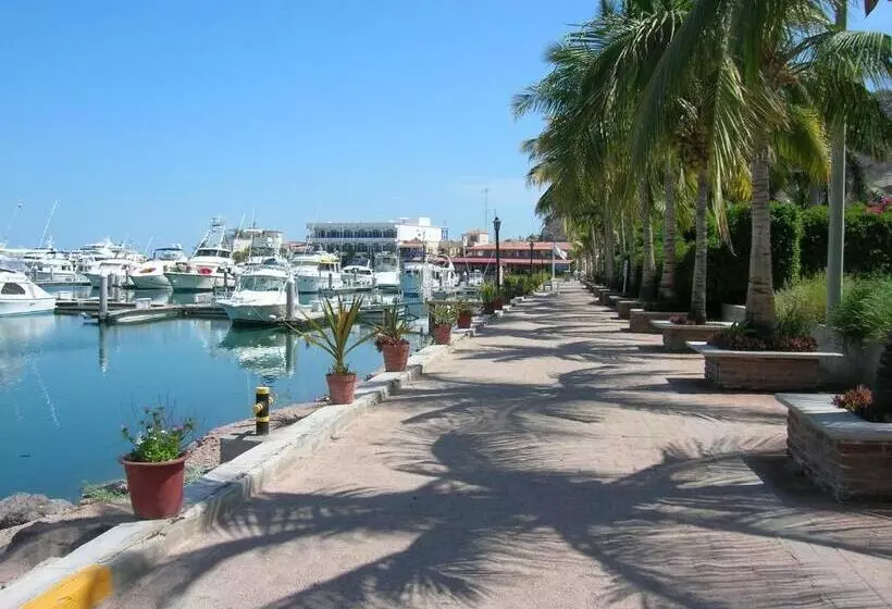 ホテル The Westmarine Waterfront