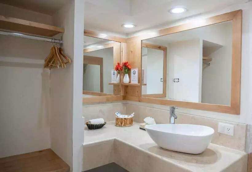 ホテル The Westmarine Waterfront