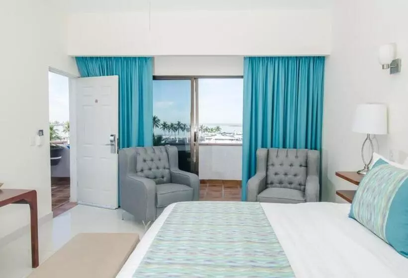 ホテル The Westmarine Waterfront