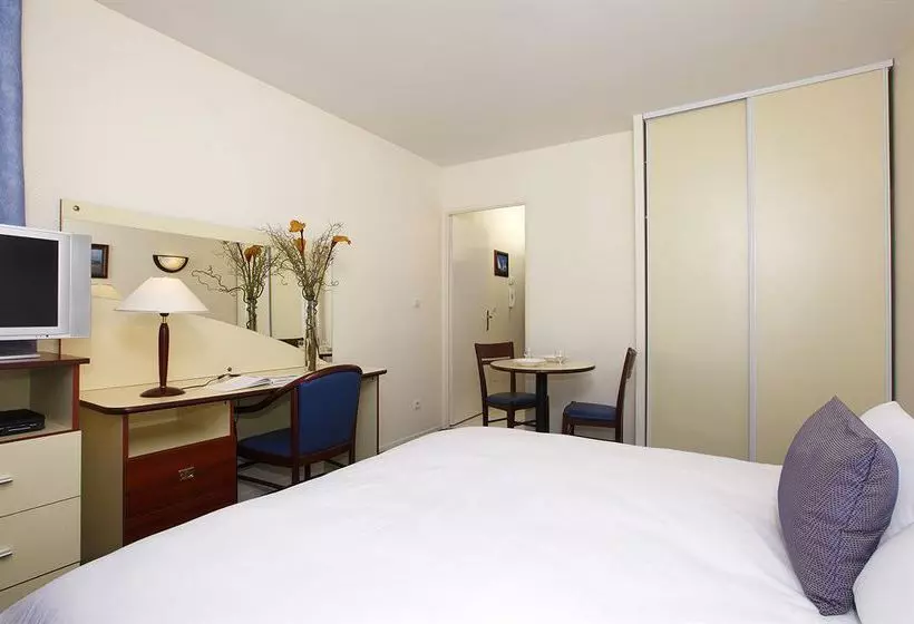 Appart'hôtel Appart'City Pontoise Cergy le Haut