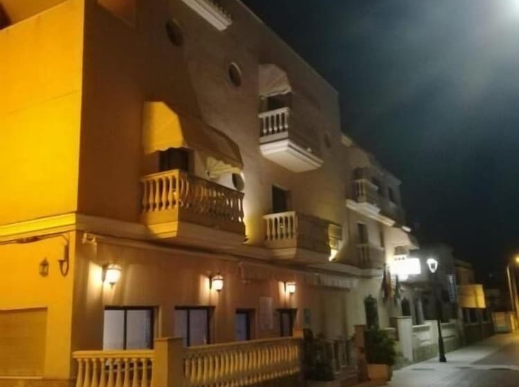 فندق فئة نجمة واحدة Macavi