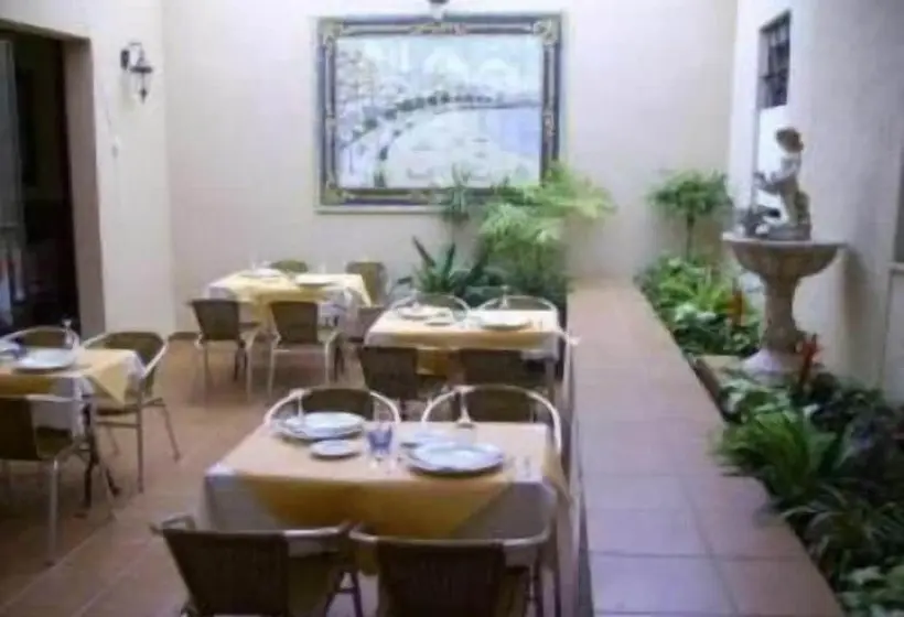 فندق فئة نجمة واحدة Macavi