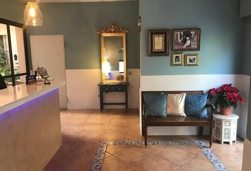 فندق فئة نجمة واحدة Macavi