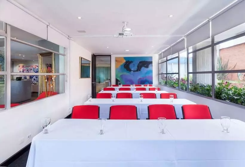 فندق 104 Art Suites