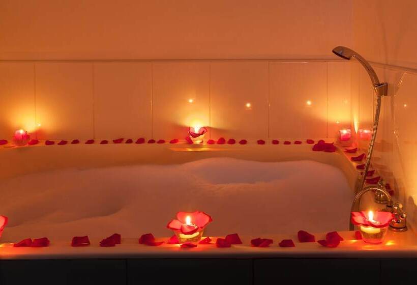 هتل 104 Art Suites