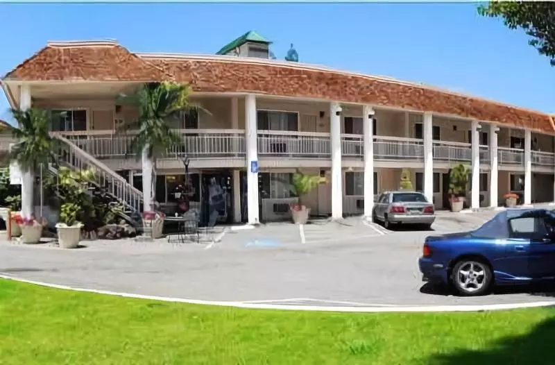 酒店 Caravelle Inn Extended Stay