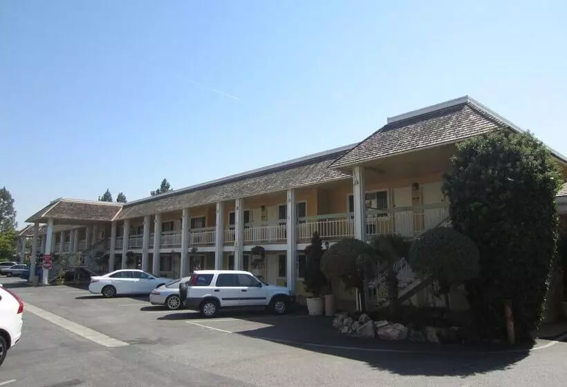 酒店 Caravelle Inn Extended Stay