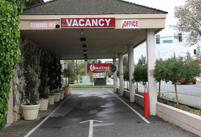 Отель Caravelle Inn Extended Stay