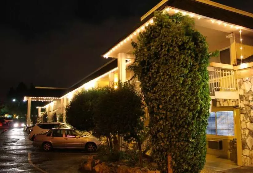 酒店 Caravelle Inn Extended Stay