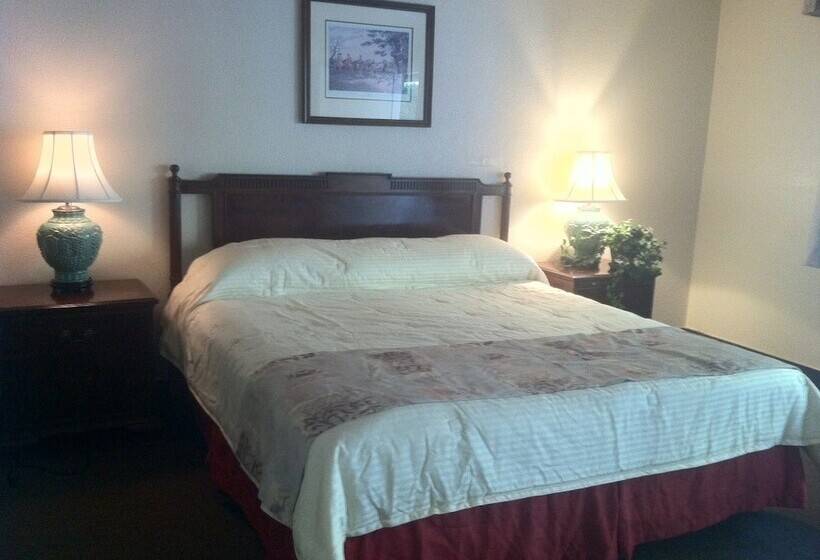 Отель Caravelle Inn Extended Stay