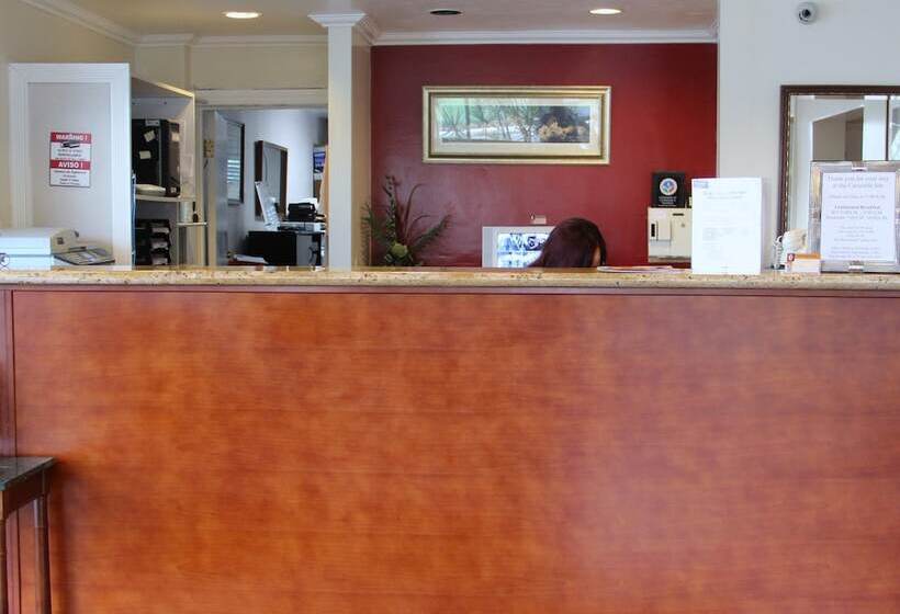 Отель Caravelle Inn Extended Stay