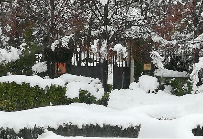 Отель Caserio De Lobones