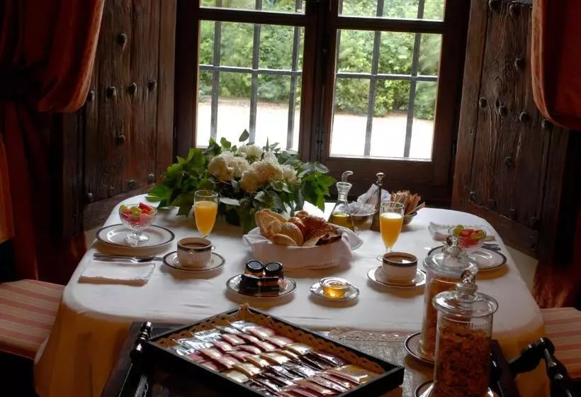 Отель Caserio De Lobones