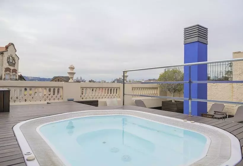 Отель Ciutat Vella