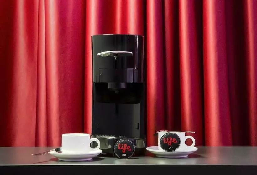 Отель Ciutat Vella