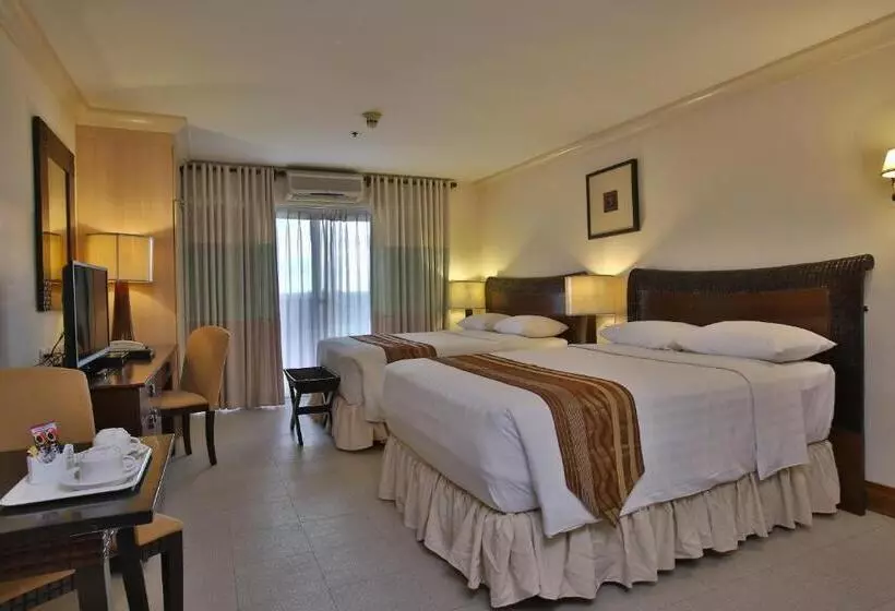 Hotel Crown Regency Suites Mactan