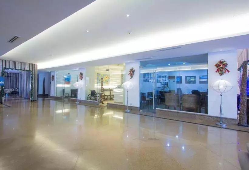 Hotel Crown Regency Suites Mactan