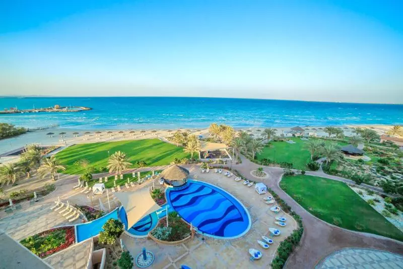 هتل Danat Jebel Dhanna Resort