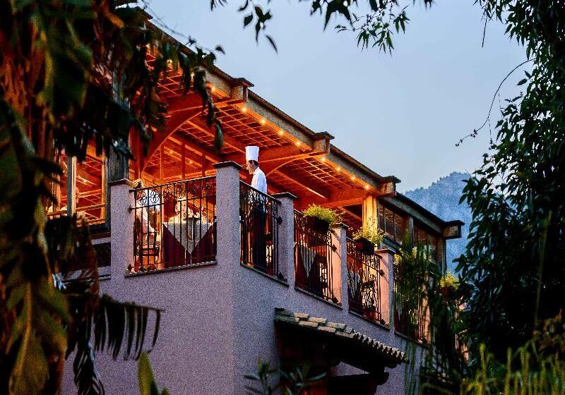 فندق Forte Village Resort Il Borgo