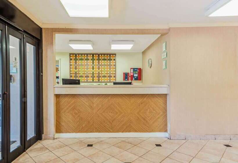 ホテル La Quinta By Wyndham Tampa Brandon West