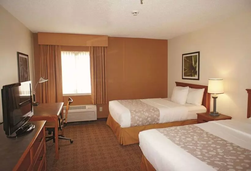 هتل La Quinta By Wyndham Tampa Brandon West