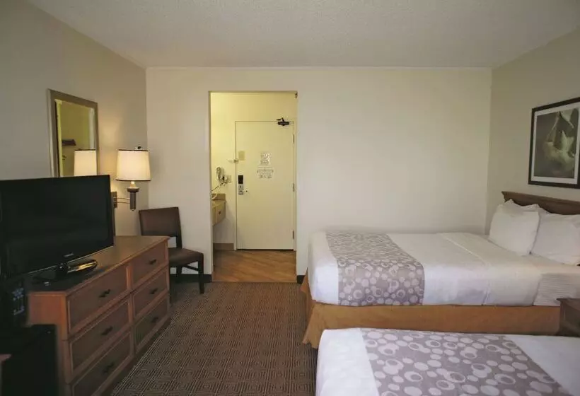 هتل La Quinta By Wyndham Tampa Brandon West