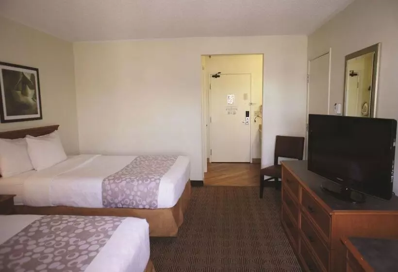 هتل La Quinta By Wyndham Tampa Brandon West