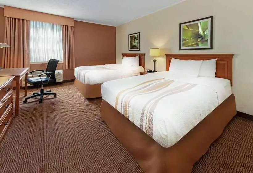 هتل La Quinta By Wyndham Tampa Brandon West