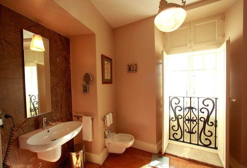 هتل Monumento Pazo De Orban