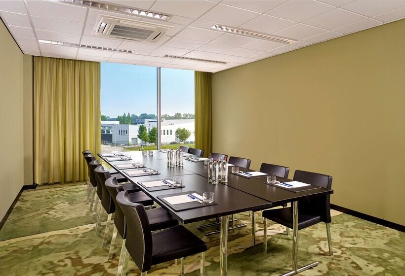 בית מלון כפרי Park Plaza Amsterdam Airport