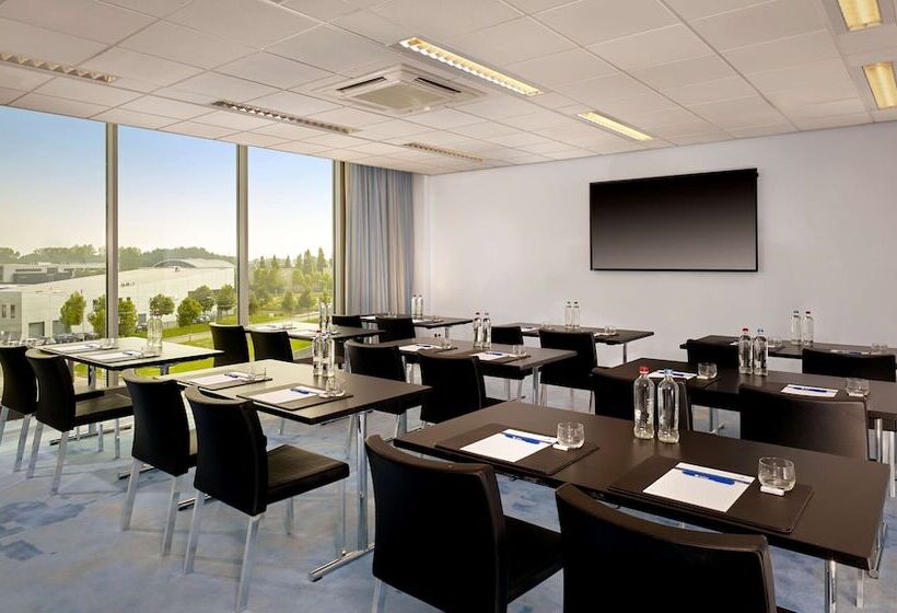 בית מלון כפרי Park Plaza Amsterdam Airport