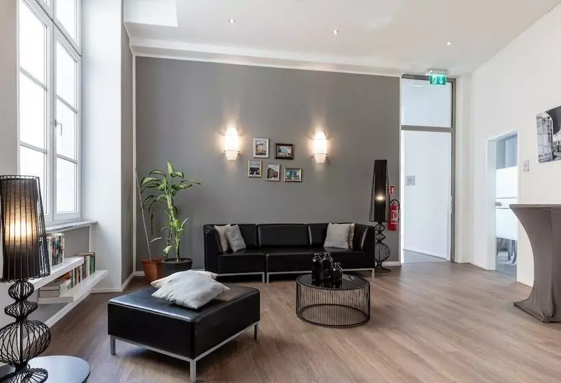 Garner Hotel Berlin Checkpoint Charlie