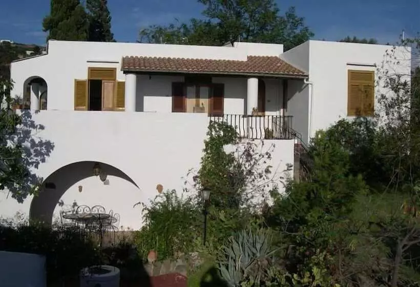 בית מלון כפרי Villa Diana