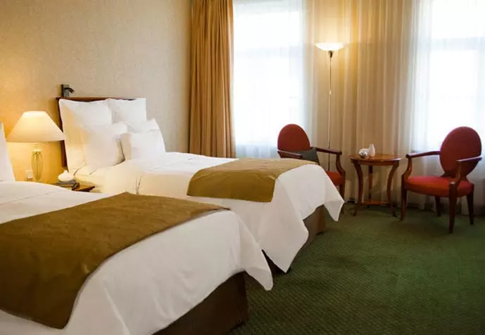 هتل Renartiss Isaakiy St. Petersburg