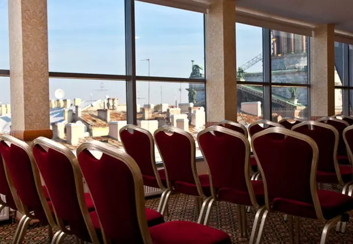 هتل Renartiss Isaakiy St. Petersburg