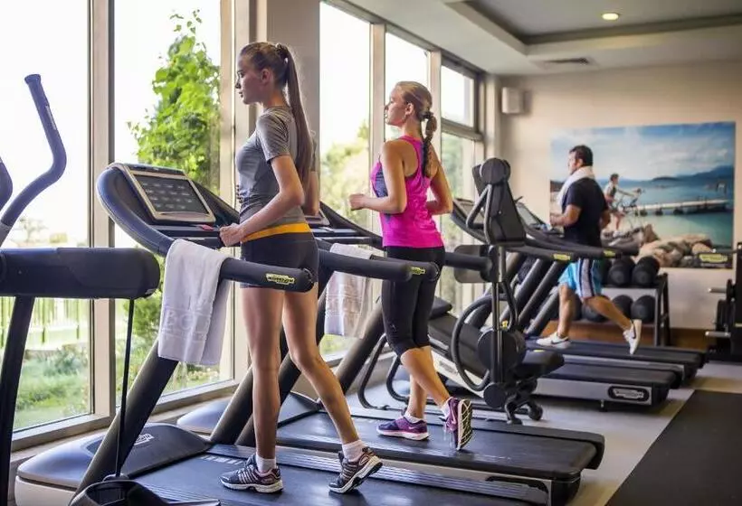 Resort Bellis Deluxe Hotel & Heated For Winter Aqua Park