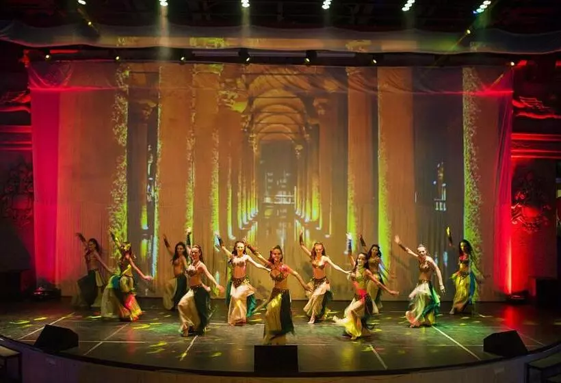 Resort Bellis Deluxe Hotel & Heated For Winter Aqua Park