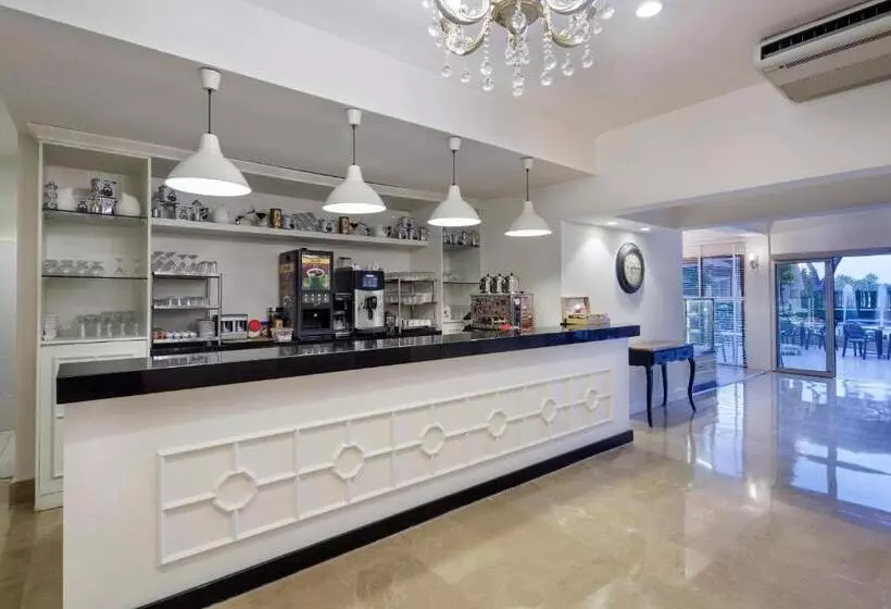 Resort Bellis Deluxe Hotel & Heated For Winter Aqua Park