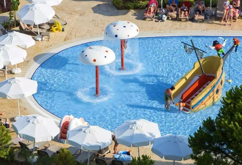 Resort Bellis Deluxe Hotel & Heated For Winter Aqua Park