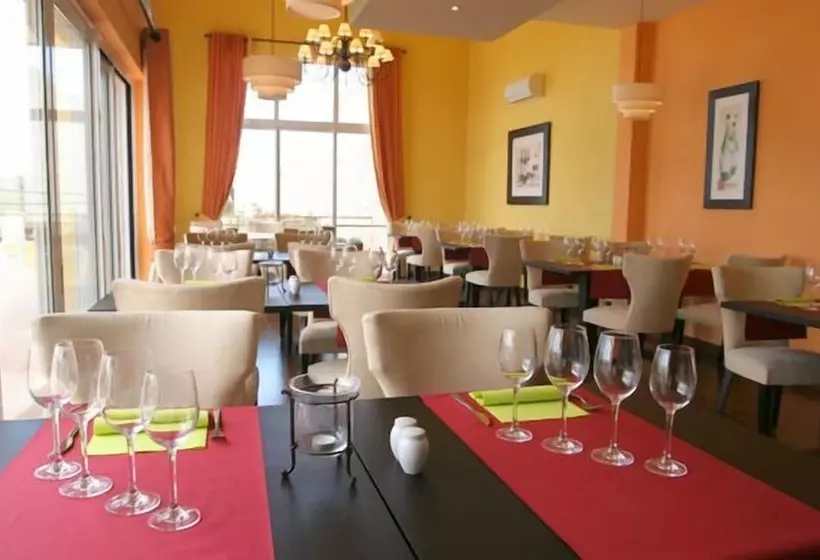 Курорт Quinta Da Encosta Velha Golf & Leisure Village