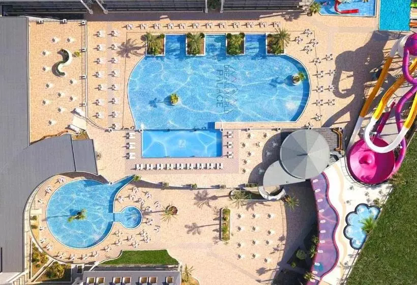 Hotelli Dream World Palace