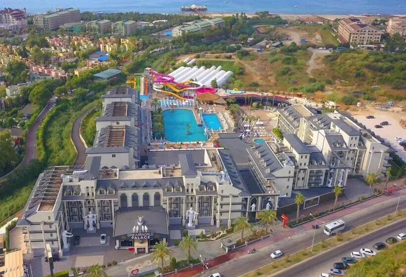 Hotelli Dream World Palace