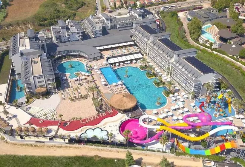 Hotelli Dream World Palace