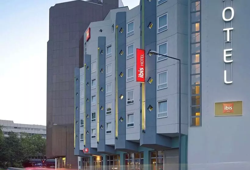 בית מלון כפרי Ibis Köln Centrum