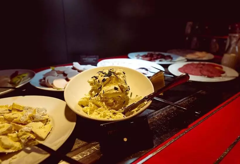 בית מלון כפרי Ibis Köln Centrum