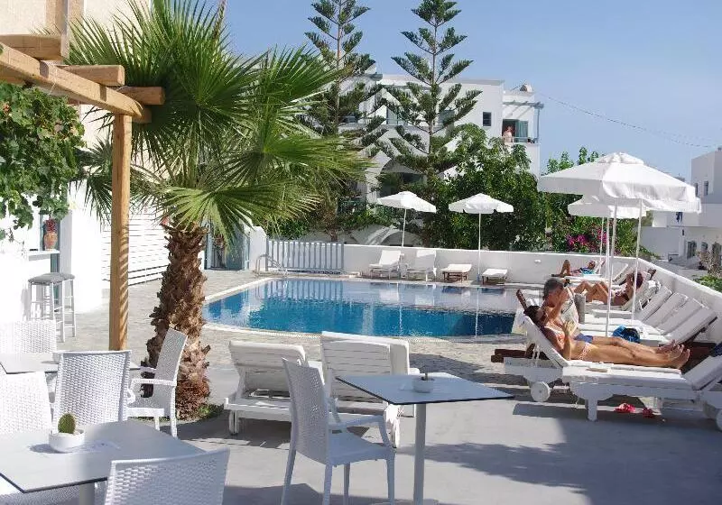 Отель Iris Boutique