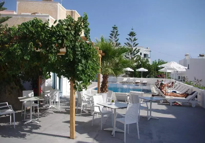 Отель Iris Boutique