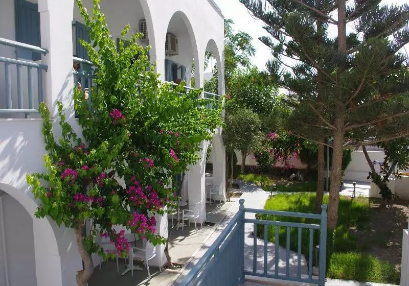 Отель Iris Boutique